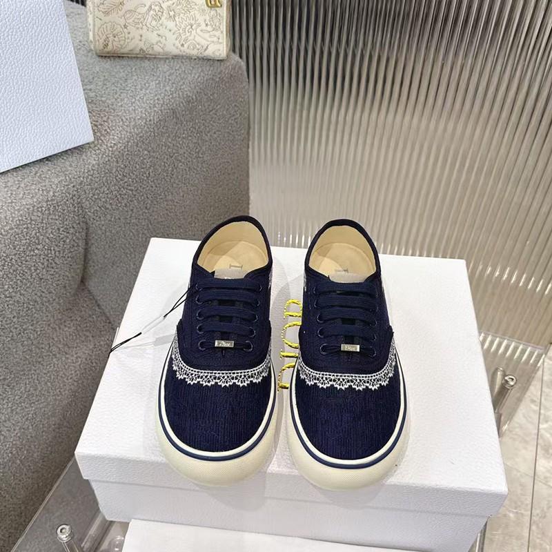 Womens Clover Embroidered Canvas Sneakers Thick Sole Casual Trainers