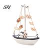 Segelboot Figur Mini Segelboot Modell Nautische Harz Dekoration mit Muschel Seestern Schreibtischzubehör Rustikal Vintage Strand Ozean Thema Schiff Ornament