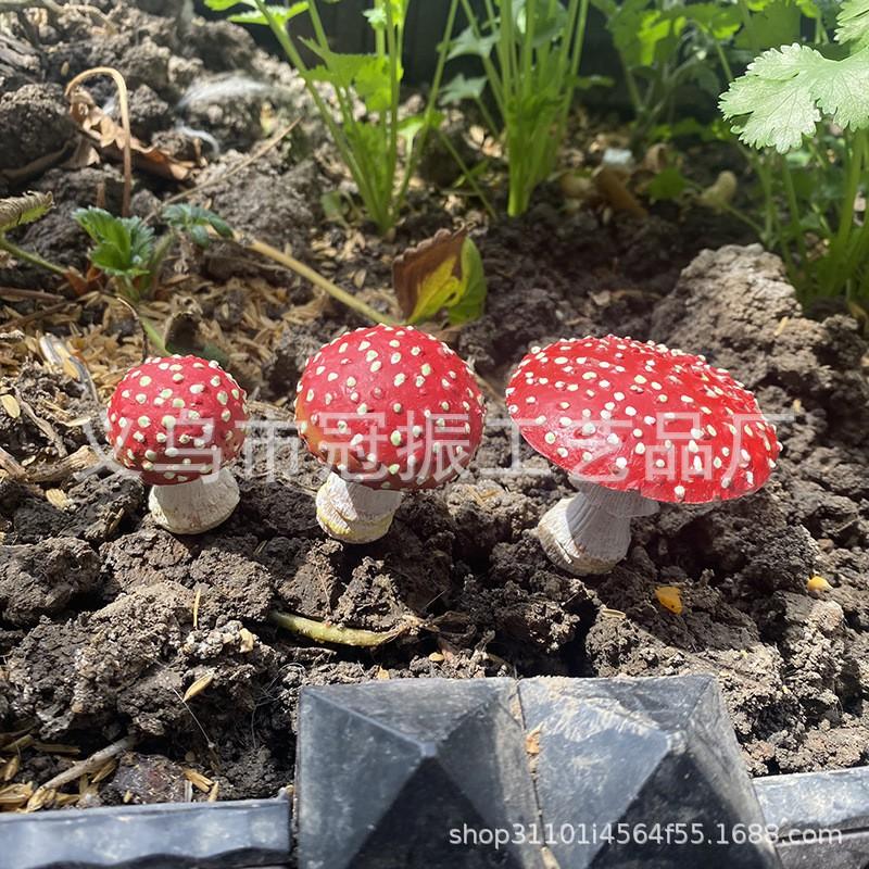 Glow-in-the-Dark Mushroom Garden Decor Set Resin Craft Outdoor Patio Indoor Home Decoration