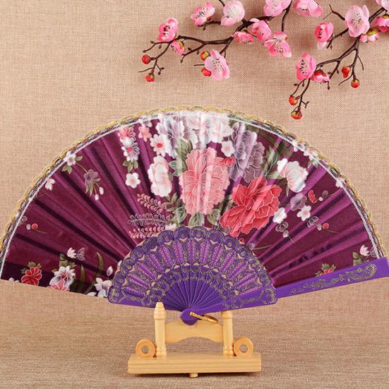 Kinesisk stil Folding Fan Hot Stamping Silke Stoff Håndholdt Fan med gullkanten blomstermønstre