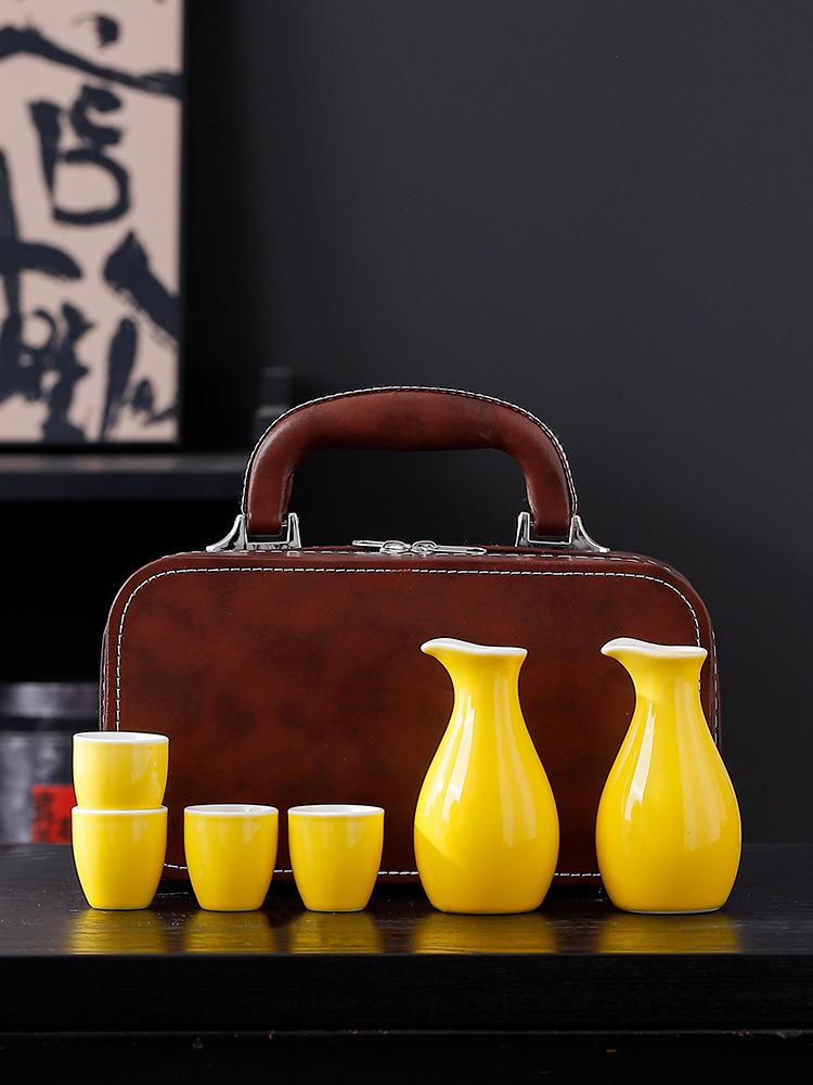 

Japanese Ceramic Sake Pot Cups Set Travel Portable Outdoor 2 Pots of 4 Cups Wine Pot Household Wine Dispenser Baijiu Cup Gift