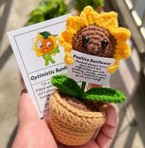 Positive Energy Sunflower Hand-woven Dolls Hug Pocket Knitting Doll Positive Card Desktop Ornament Gift Room Motivational Decor