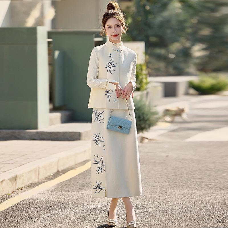Spring 2025 New Chinese Style Stand Collar Vest & Half Skirt Two-Piece Set Dress (ZM25201)
