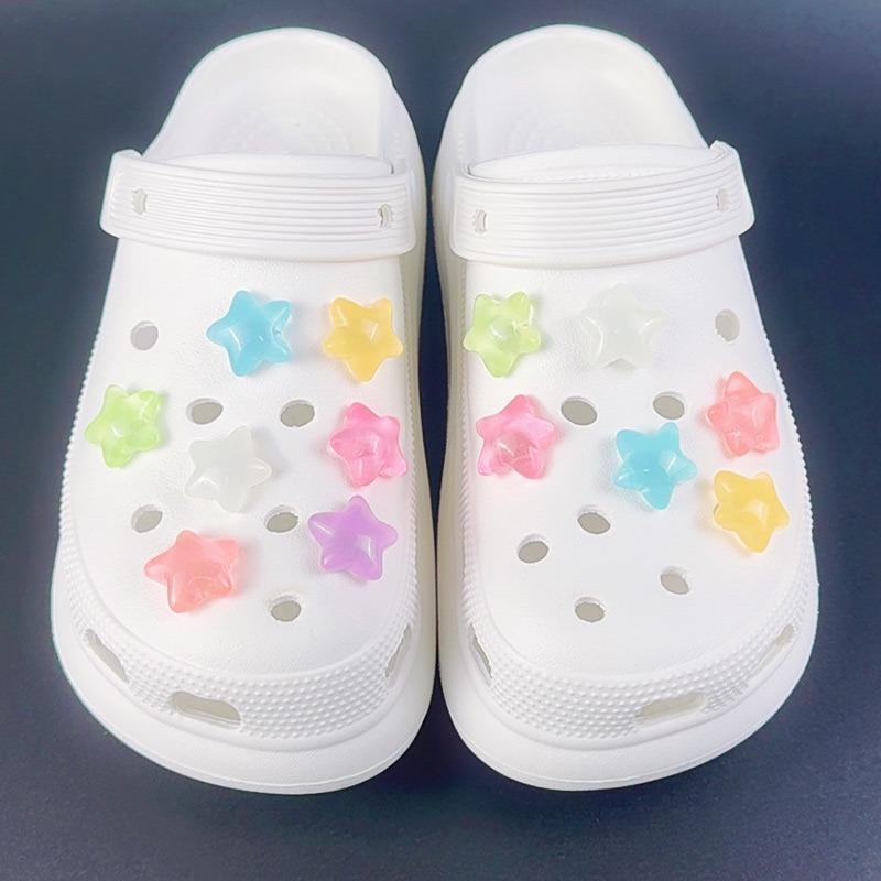 Ensemble de 13 breloques de chaussures tendance Accessoires Boucle de chaussure à trou Étoile de mer lumineuse DIY Décorations de chaussures 3D pour Bogg Bag