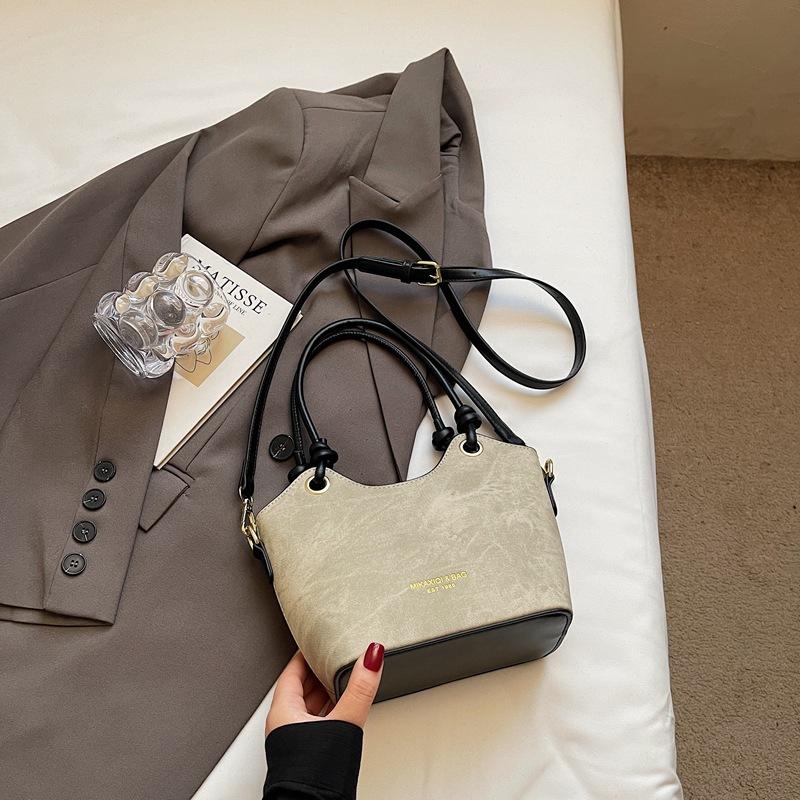 Handbag Women's Korean Version Ins Fashion Messenger Bucket Bag 2025 Autumn New Simple High-value Shoulder Women's Bag