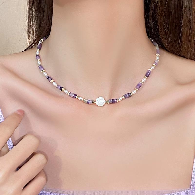 Náhrdelník s květem z přírodní perleti – Elegantní, trendy klíční kostní řetízek pro ženy