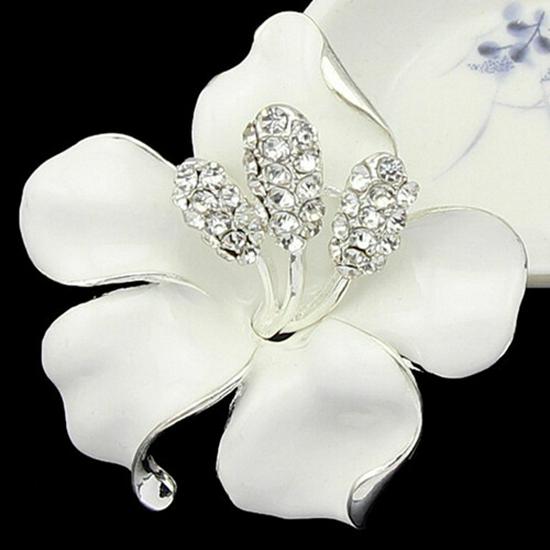 Elegant Rhinestone Lily Brooch – High-End Painted Flower Pin for Weddings