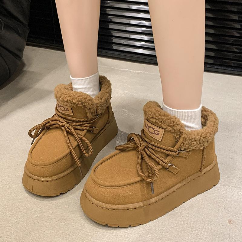 Модные женские ботильоны для отдыха на природе 2024 года — фото 7