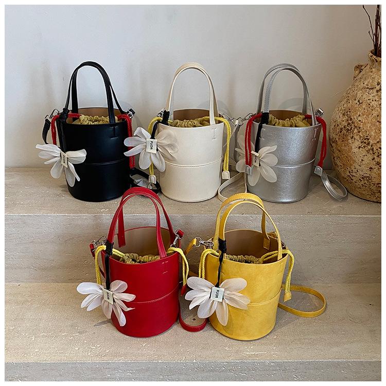 Mini Handbag With Flower Pendant Women's 2025 New Fashion Mobile Phone Bag High-end Small Exquisite Crossbody Bucket Bag