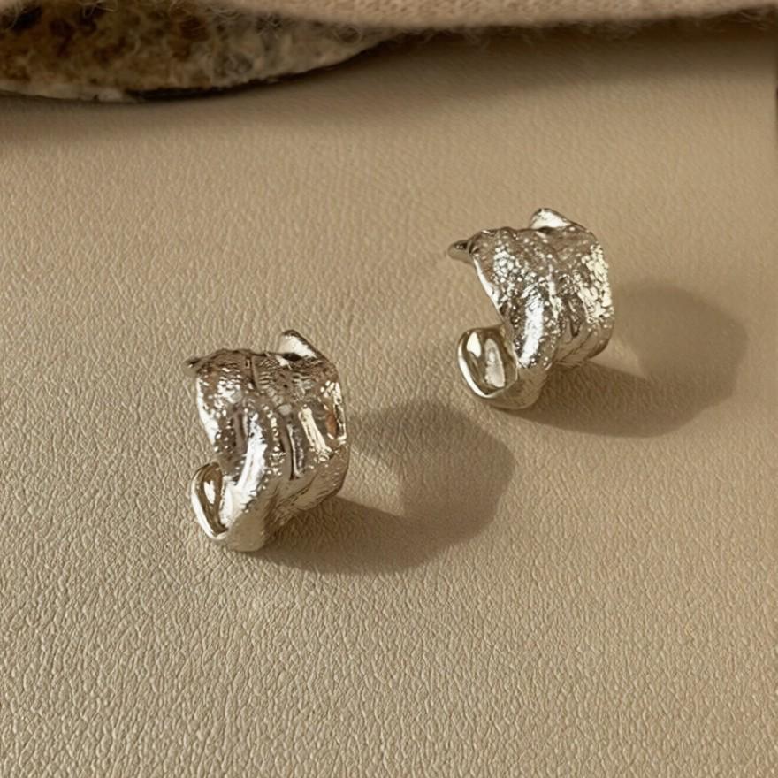 Korean Inspired C-Shaped Pleated Stud Earrings: Stylish & Versatile Design with a Light Luxury Touch