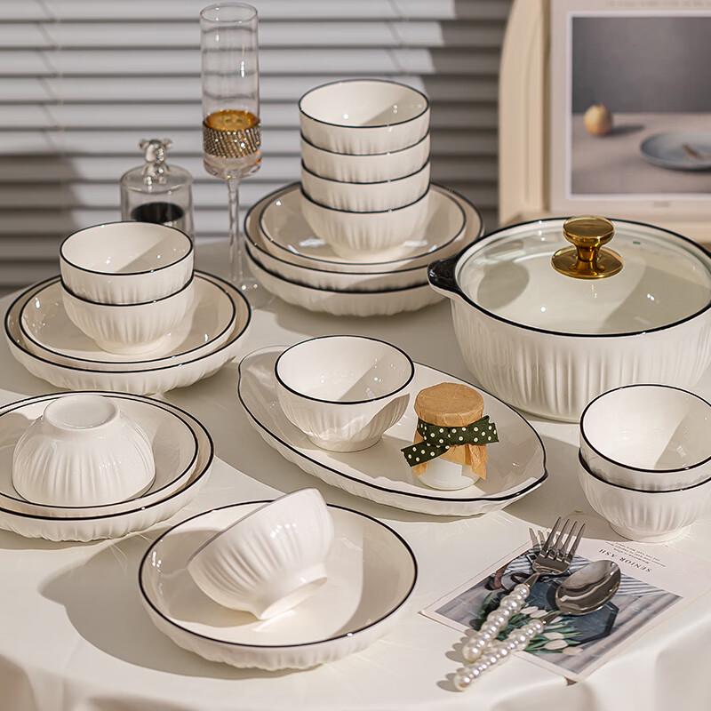 Set di Piatti in Ceramica Stile Nordico