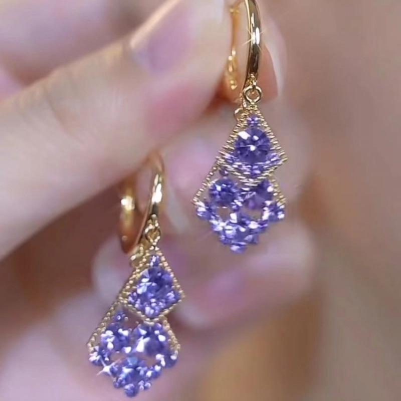 Exquisite Geometric Flower Diamond Stud Earrings - Light Luxury Fashion Style