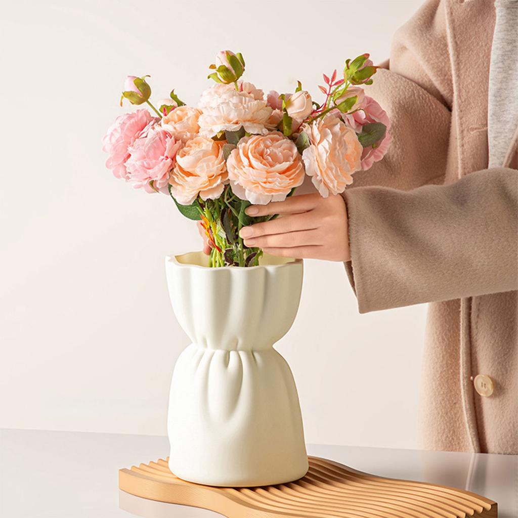 Small Plastic Flower Vases Decorative Unbreakable Bouquet Shape Vases for Dried And Artificial Flowers for Dining Wedding