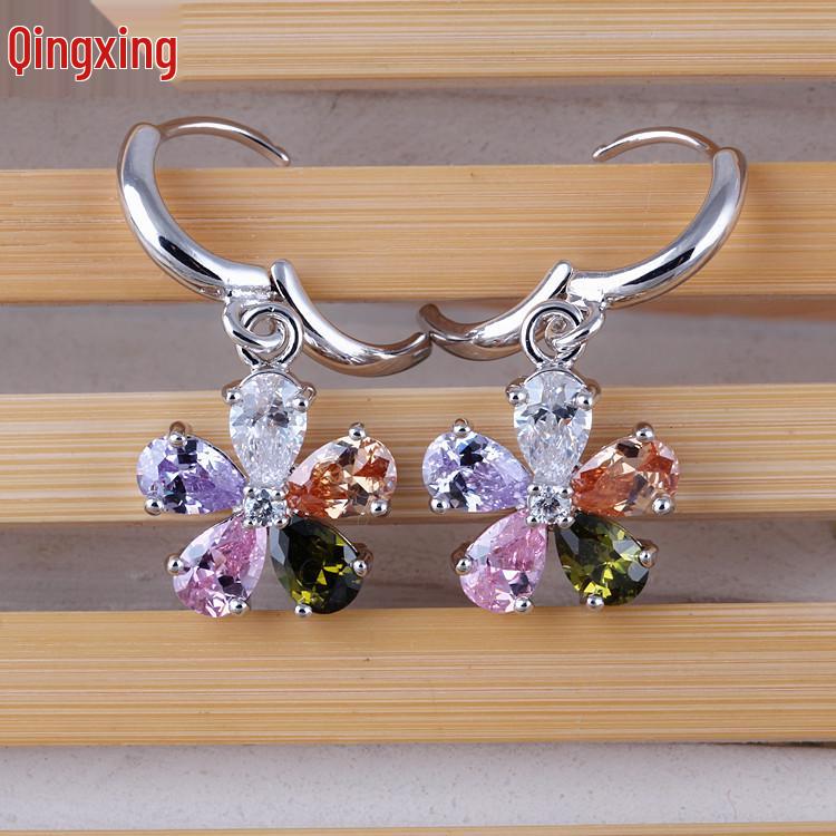 Conjunto de Ear Cuff de Cobre Banhado a Ouro de Alta Qualidade e Brincos de Flor com Zircônia - Estilo Vintage