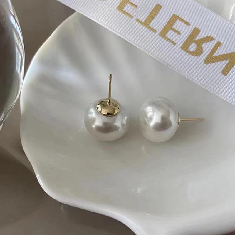 Klassisch-elegante Imitationsperlen-Ohrringe für Damen, Ohrstecker, hochwertige Ohrringe für Damen, Schmuck am Ohr, Kugel-Ohrstecker-Set, Hochzeitsschmuck
