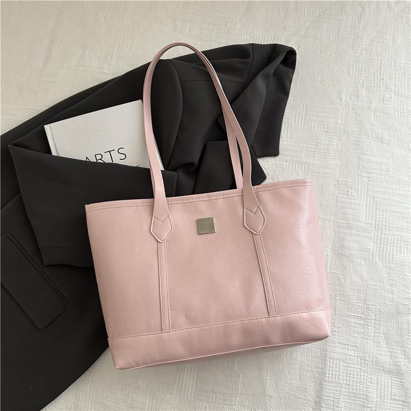

Large Capacity Tote Bag for Women, 2026 New Fashiable and Simple Embossed Handbag, Casual Commuting Armpit Shoulder Bags рожевий