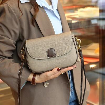 Nova Bolsa de Ombro Transversal de Couro de Vaca para Senhoras, Bolsa Quadrada Pequena Versátil de Couro Genuíno de Nicho para o Dia a Dia, Bolsa Leve para Celular