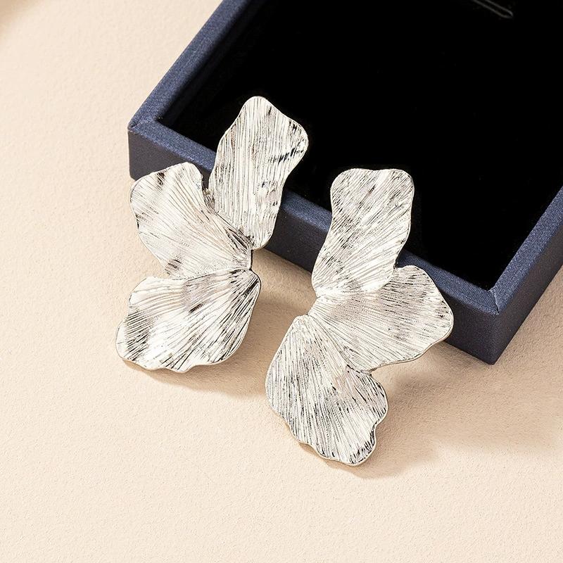 Exaggerated Light Luxury Metal Geometric Earrings for Women Oval Pendant Eardrop Retro Punk Classic Jewelry Gifts