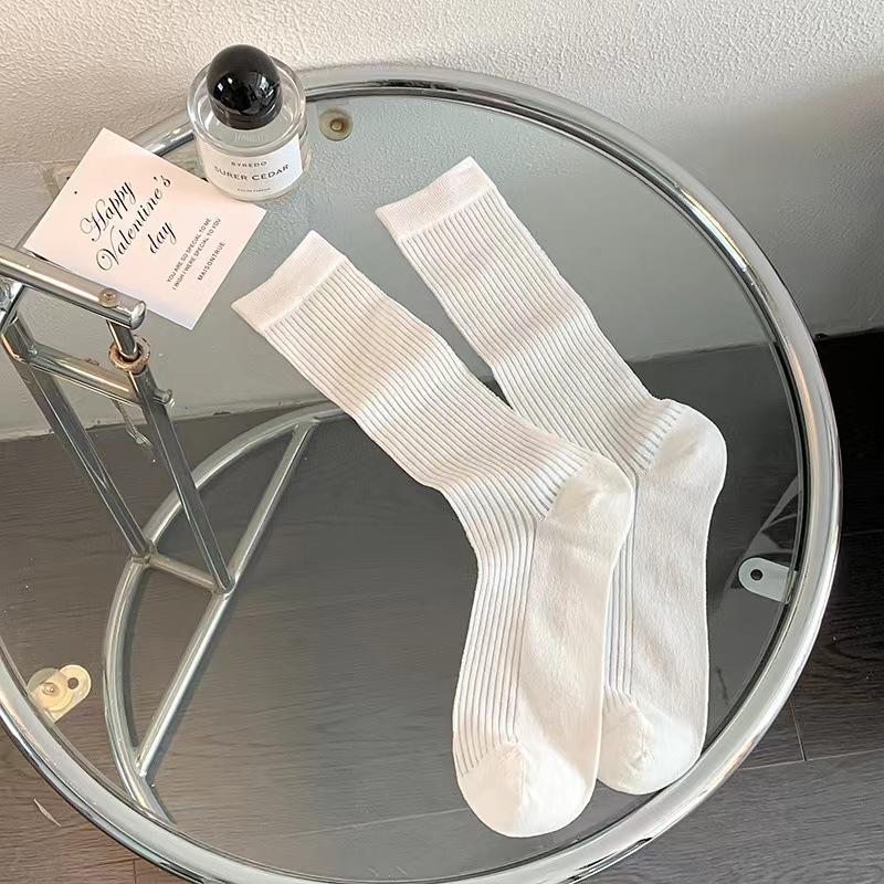 Stretched-style Ballet-style Socks, Women's Summer Thin and Versatile Mid-calf Socks, Pull A Pair of Black and White Socks