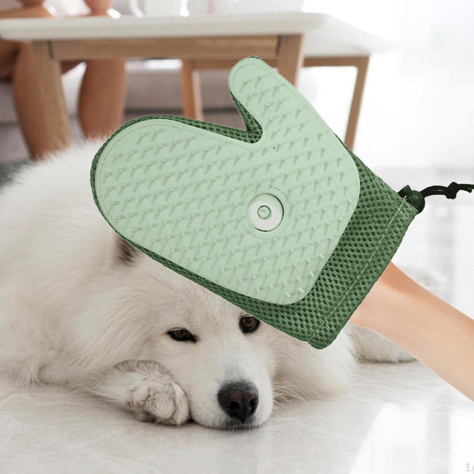 

Pet Hair Removal Glove for Cats and Dogs with Fine Mist Spray Easy Cleaning Comfortable Washing Bed зелений