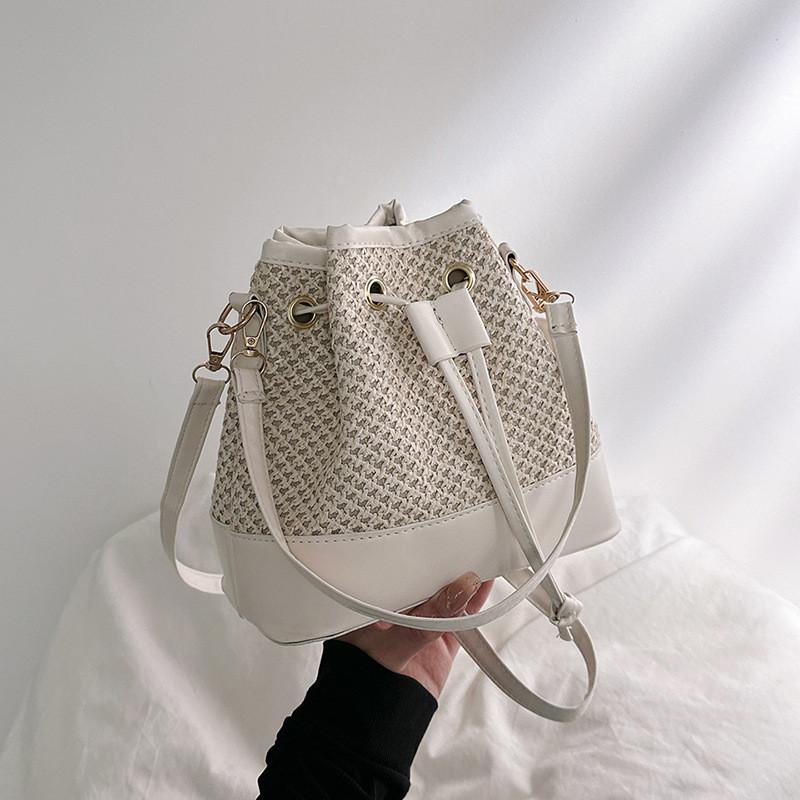 Fashionable Large Capacity Drawstring Bucket Bag For Women In Versatile Colors