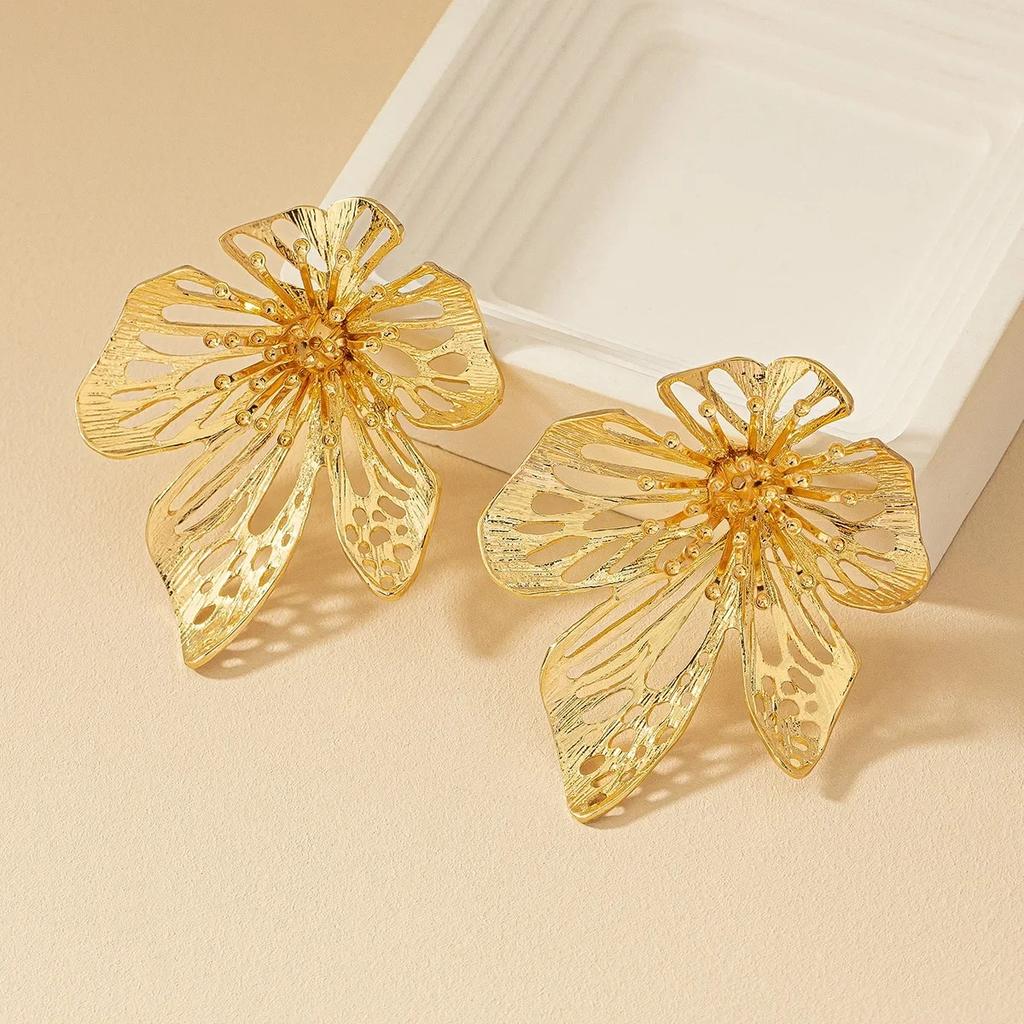 Simple Geometric Exaggerated Flower Metal Stud Earrings For Women Party Gift Holiday Fashion Jewelry