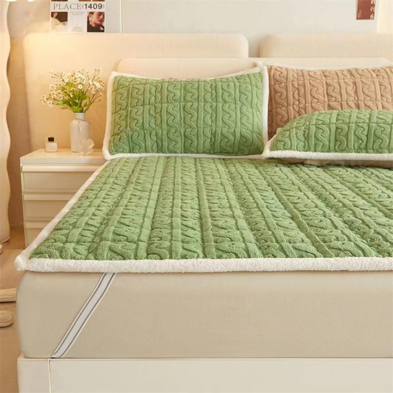 Drap de lit de luxe épais et doux en peluche King/Queen Size, matelassé en velours chaud pour l'hiver, surmatelas antidérapant, sans taie d'oreiller