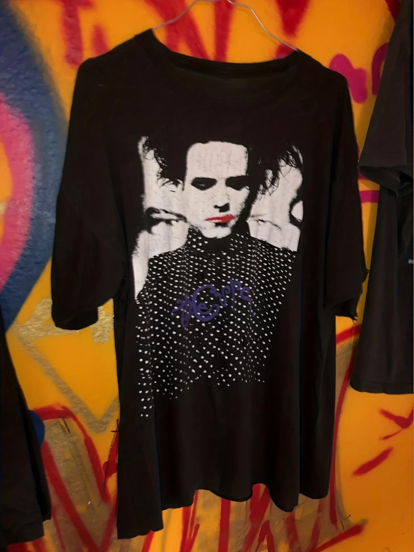 Men s & Unisex The Cure Retro T-Shirt - Robert Smith Portrait with Iconic Face Paint Design M