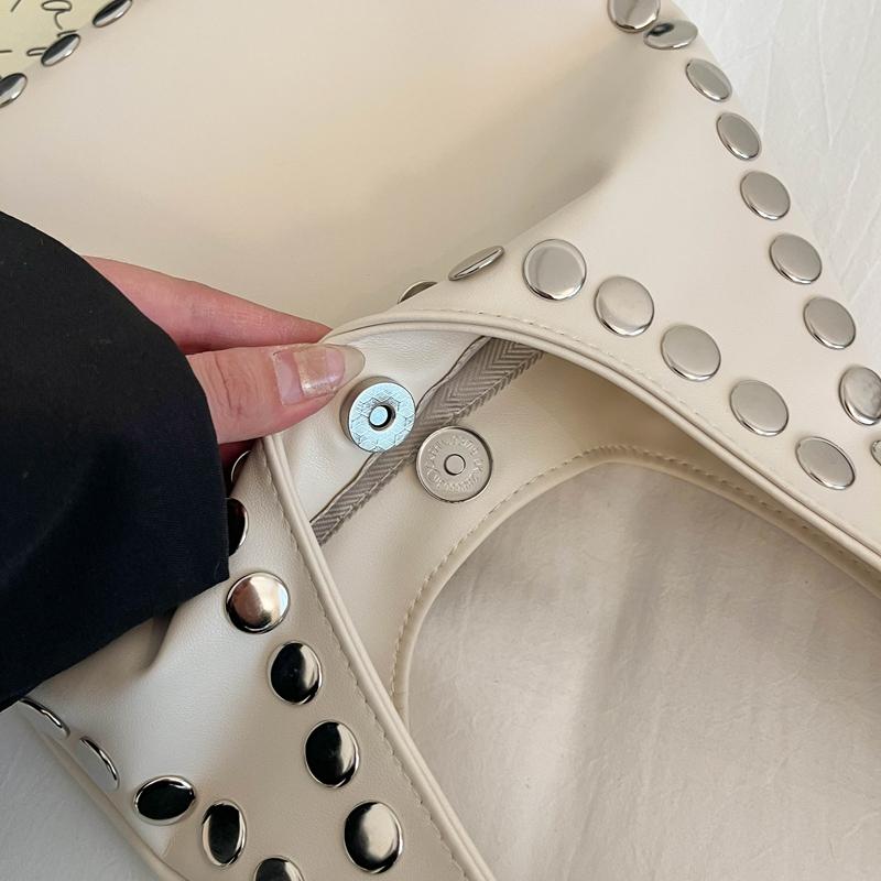 Große Kapazität Weiche Schultertaschen Ausgefallene Silber Nieten Kunstleder Hobo Tasche Jugend Punk Stil Handtasche für Lässige Outfits