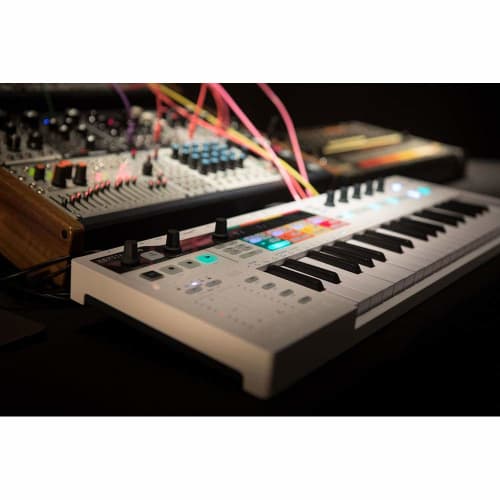 ARTURIA KeyStep Pro MIDI Keyboard Controller with Sequencer Function, USB CV/GATE Connection
