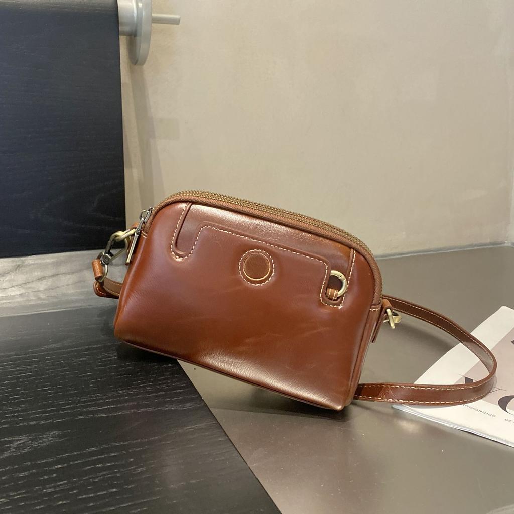 Leather women's bag, new mobile phone bag, fashionable mother shoulder bag, women's casual versatile messenger bag, key bag.