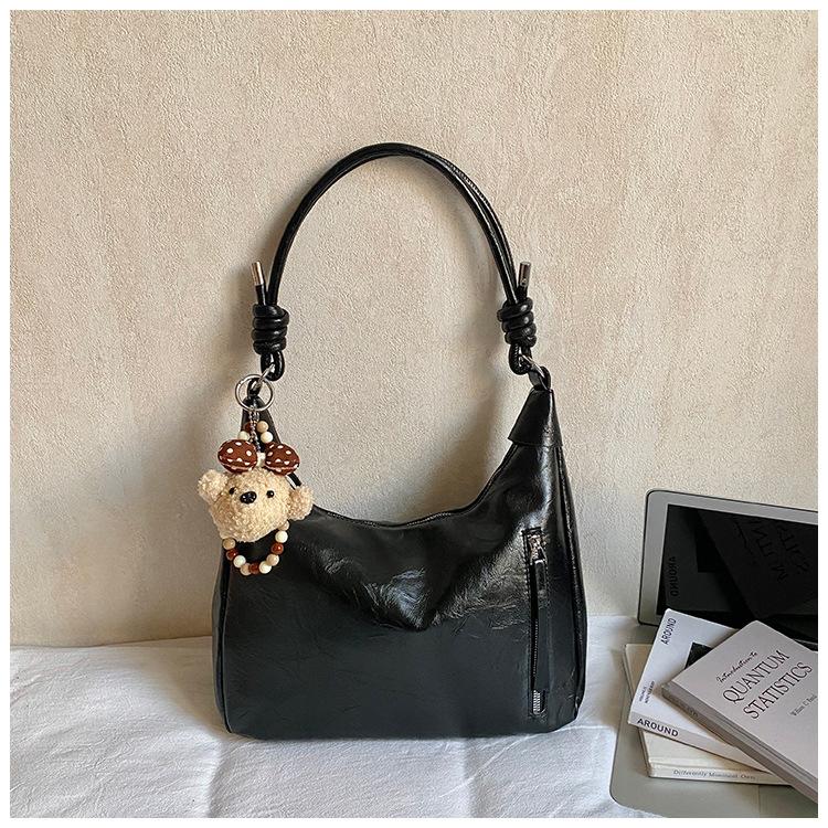 

Single-shoulder Tote Bag - Trendy, Fashionable, Unique, Large Capacity, Commuter Crossbody Bag With pendant чорний