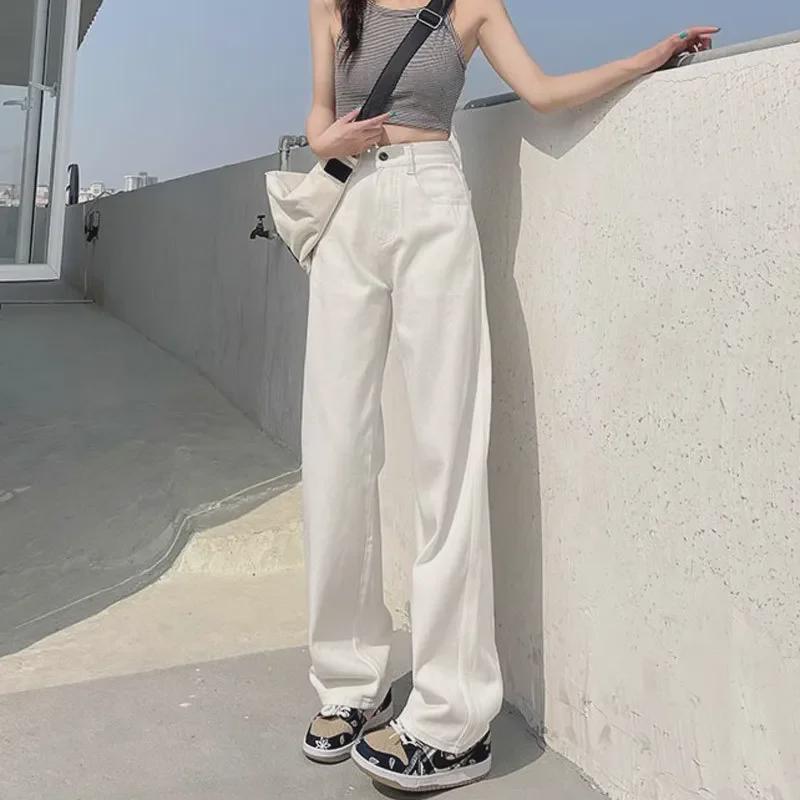 Dámské bílé džíny hruškovitého tvaru s vysokým pasem a širokými nohavicemi – ideální na jaro, léto a podzim