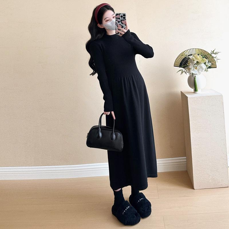 

Autumn Maternity Two-Piece Set: Fashionable Long-Sleeved Cardigan and Loose Belly-Covering Skirt. L