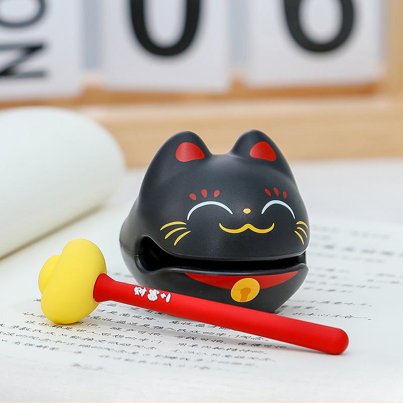 

Новый милый маленький декоративный предмет из мультяшной деревянной рыбки, стук в офис, стук-стук, забавная денежная кошка, декоративный предмет Wealth чёрный