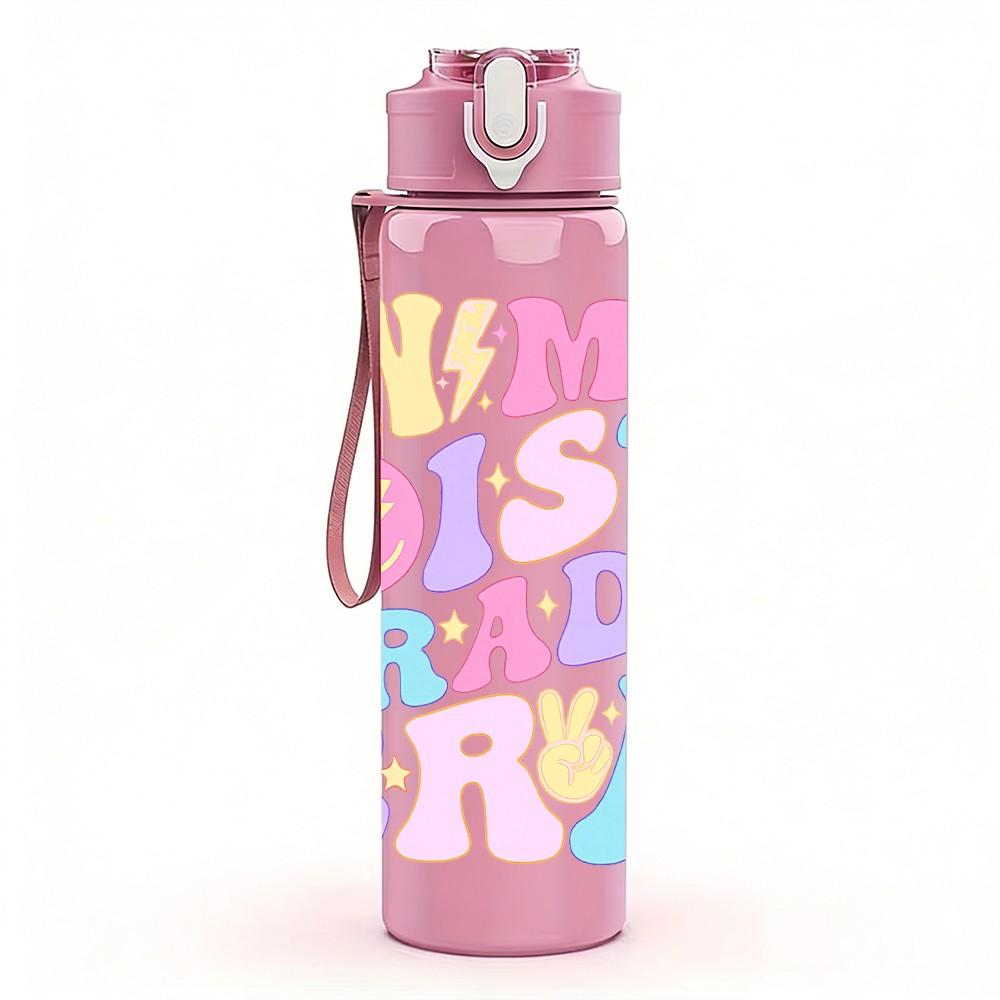 1PC I Am My Older Cras Grade Retro Text Print 750ml Color Plastic Sports Water Bottle Leakproof Flip Straw Lid Suitable for Sports Office Home Use