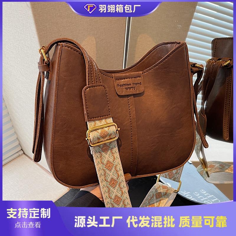 Premium Bag Women's New Retro Fashion Messenger Bag Popular Broadband Shoulder Bucket Bag