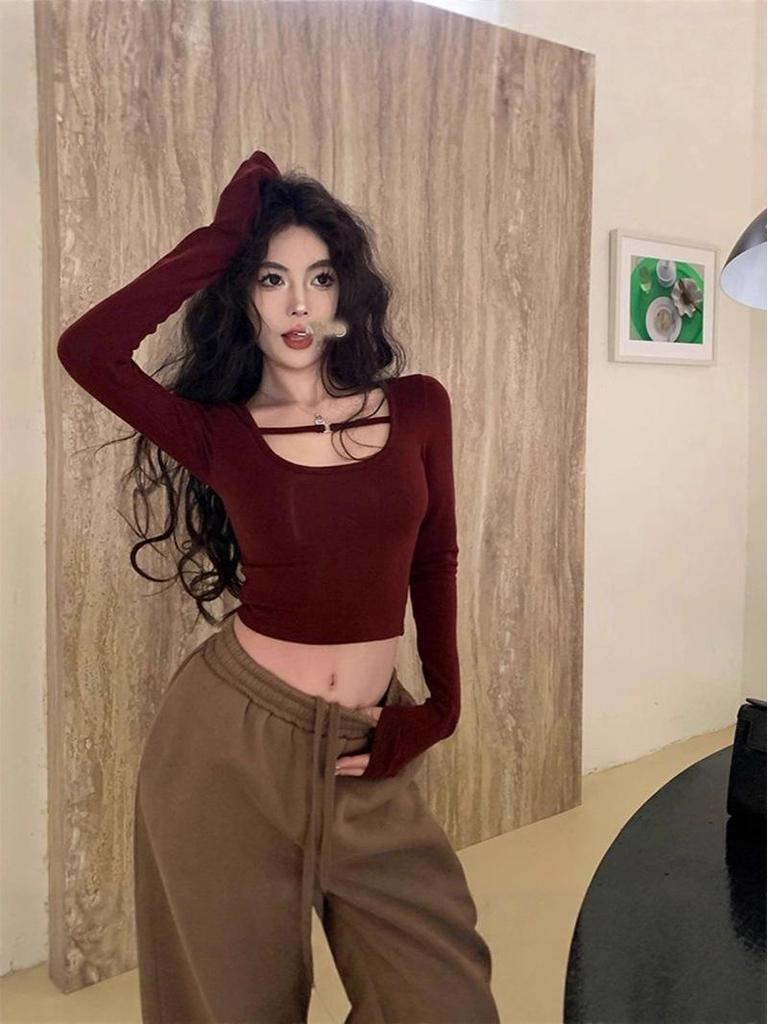 Damen Weinrot Schmal Geschnitten Langarm U-Ausschnitt Basisschicht Oberteil - Tailliert, Schick und Hochwertiges Winter-T-Shirt