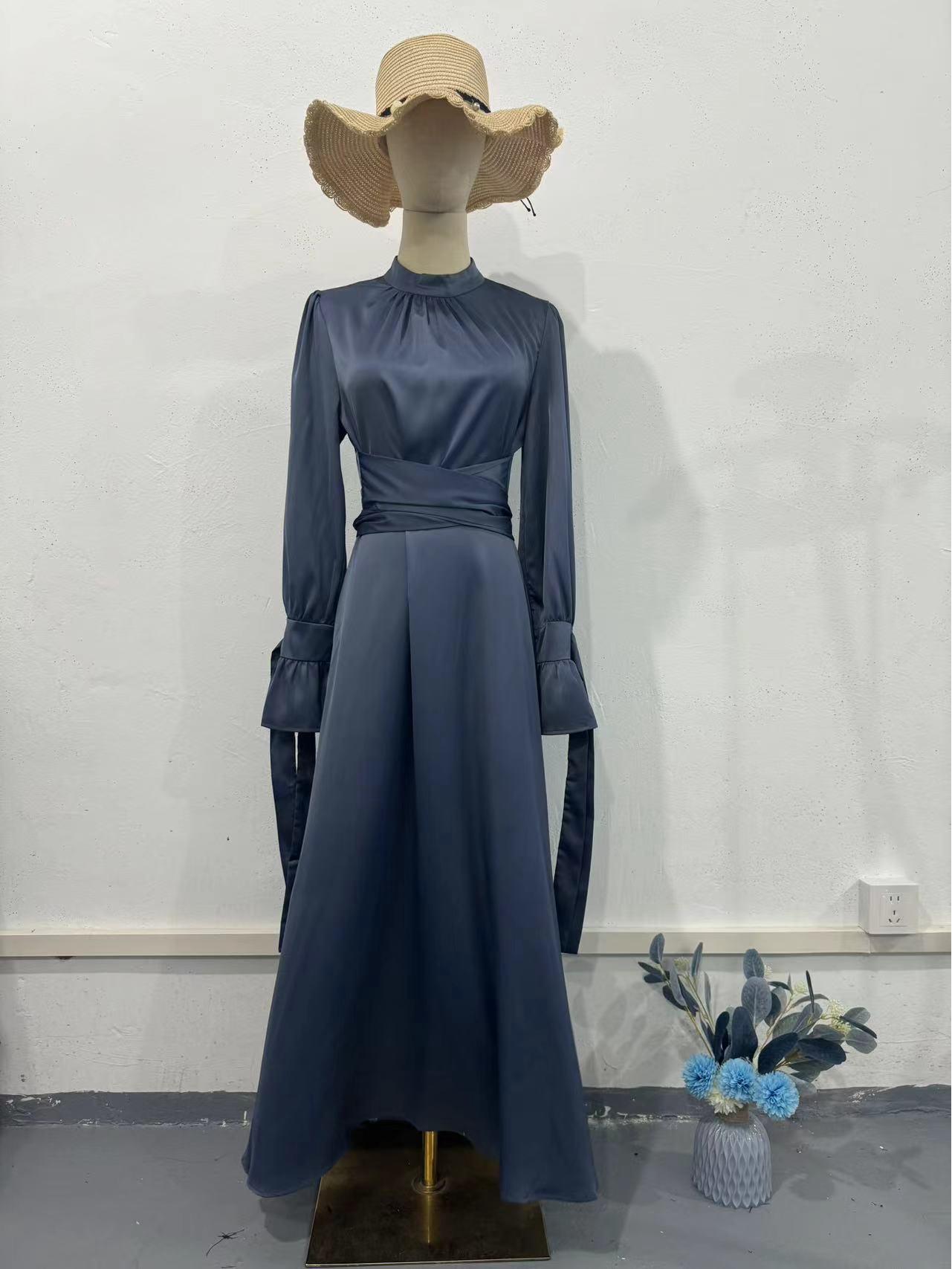 

Весеннее платье 2024 года однотонное приталенное с длинным рукавом и завязкой на талии для женщин Small (S) темно-синий