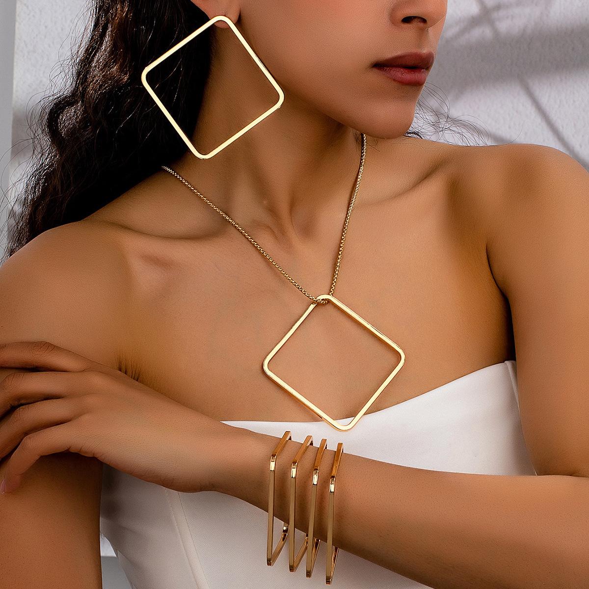 

Модный комплект ювелирных изделий ожерелье браслет серьги для женщин дамы золотой