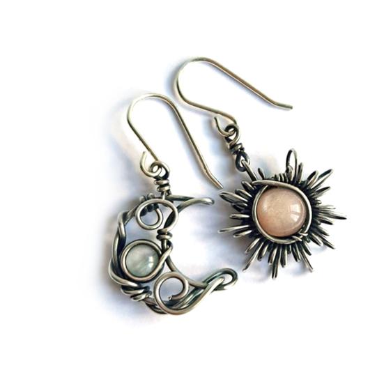 Asimetrik Kişilik ve Soyut Stil Minimalist Güneş Ay Küpe Kısa İçi Boş Yıldız Ay Küpe