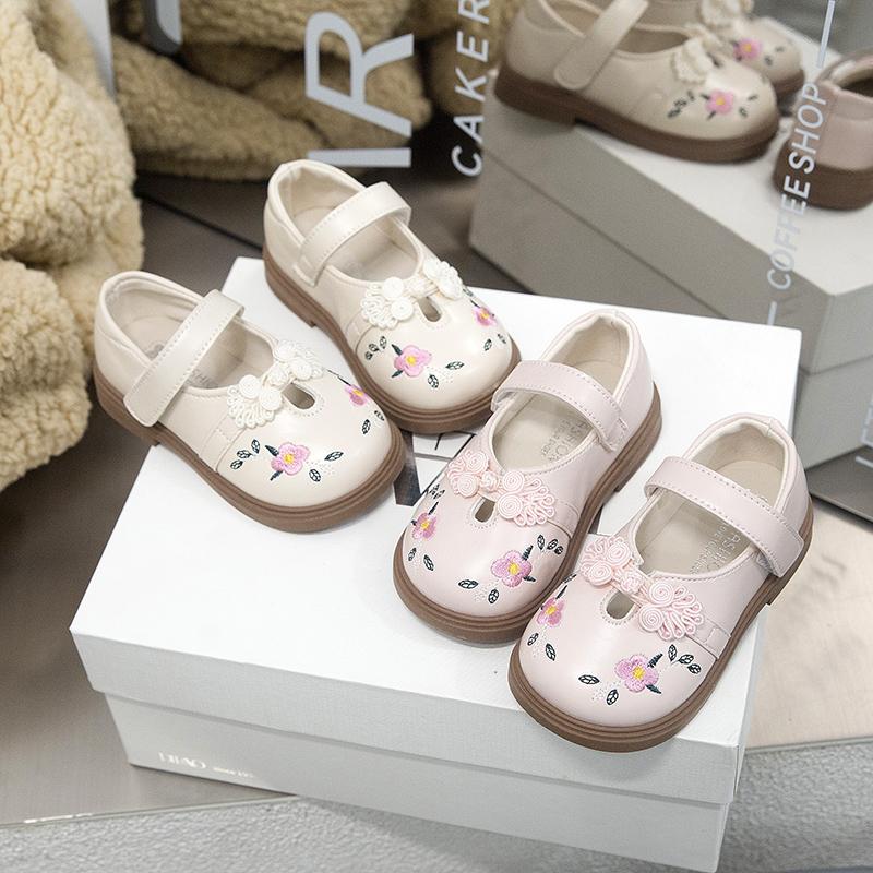 Girls Princess Shoes Hollowed-out Embroidered Children Flat Shoes Non-slip Soft Sole 2025 Brand New Kids Fashion Shoe Pu Leather