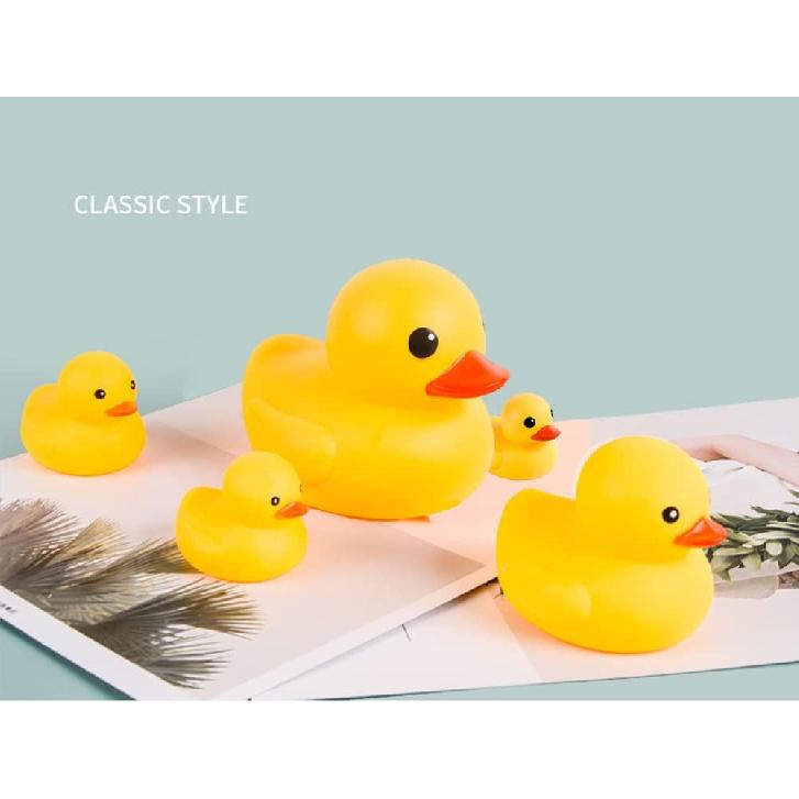 Bath Duck Toys 5 Pcs Rubber Duck Family Squeak Ducks Baby Shower Toy for Toddlers Boys Girls (Yellow Duck Family)