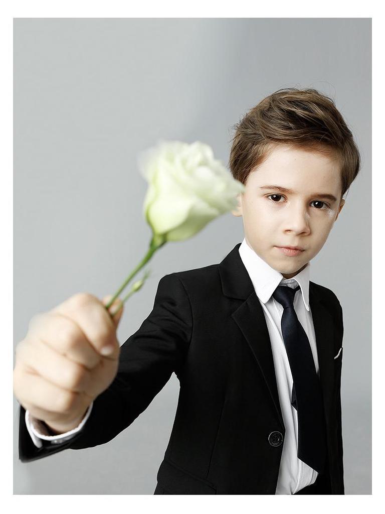 2025 Chlapecká smokingová souprava pro klavírní vystoupení a formální události