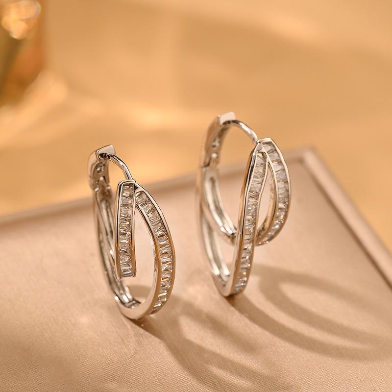 Silver Needle Geometric Heart Hoop Earrings - Retro & High-End Style for a Bold Look