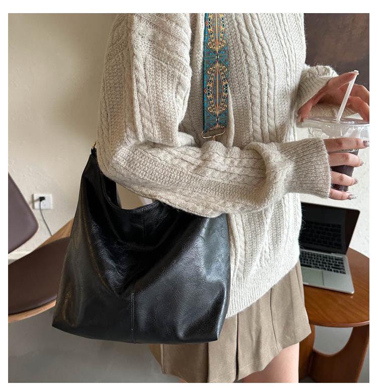 2023 Summer Women's Fashion Handheld Shoulder Crossbody Large Capacity Bucket Bag