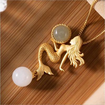 Collana con Ciondolo Sirena in Giada Hetian Naturale Stile Cinese Retro Unico Fascino Artigianale in Oro Antico Gioielli in Argento da Donna