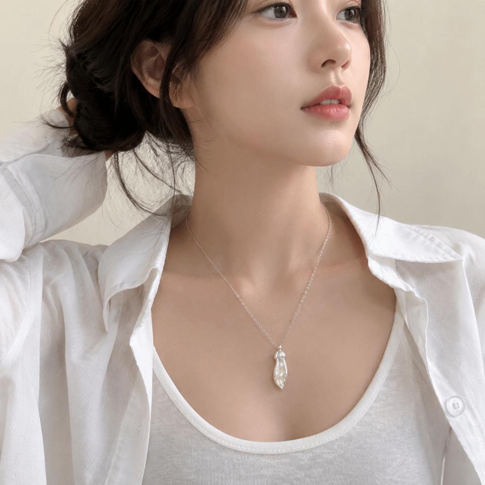 Copper Alloy Sweater Chain Gold Plated Pea Pearl Necklace Fashionable Peanut Pearl Necklace Women