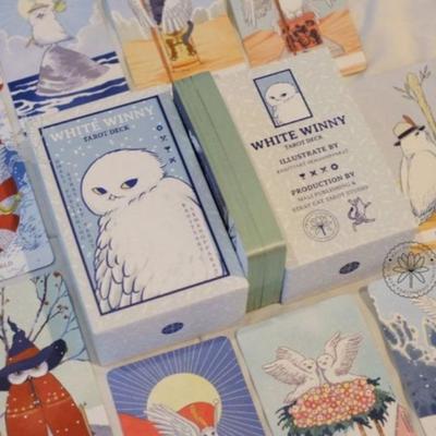 Tarot Winny Blanc 12*7cm - Hibou Fantaisiste Guide pour Lectures Intuitives & Découverte de Soi avec Bords Dorés Conditionné dans une Boîte Rigide