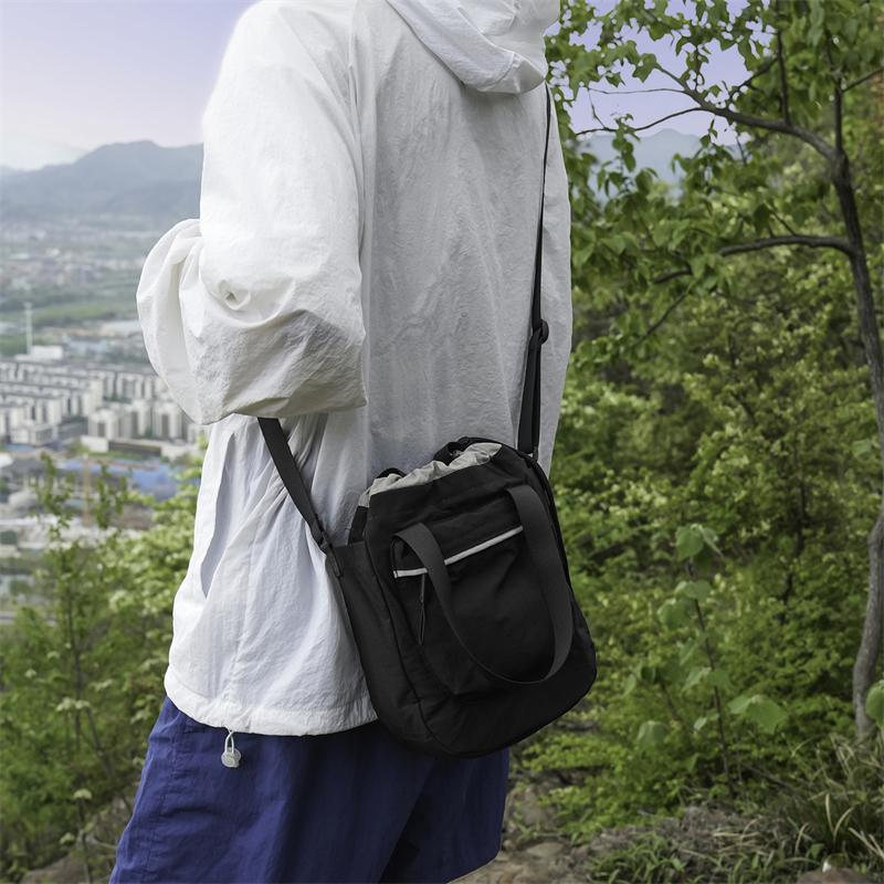 Messenger Bag Unisex Outdoor Sports Water Kettle Bag Lightweight Mobile Phone Shoulder Bag